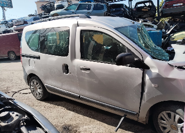 Dacia dokker sağ ön kapı